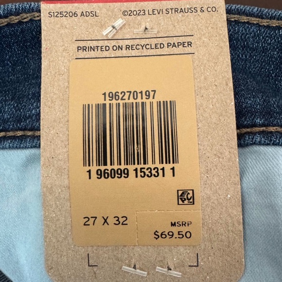 Levi's Women’s Jeans - Picture 5 of 5